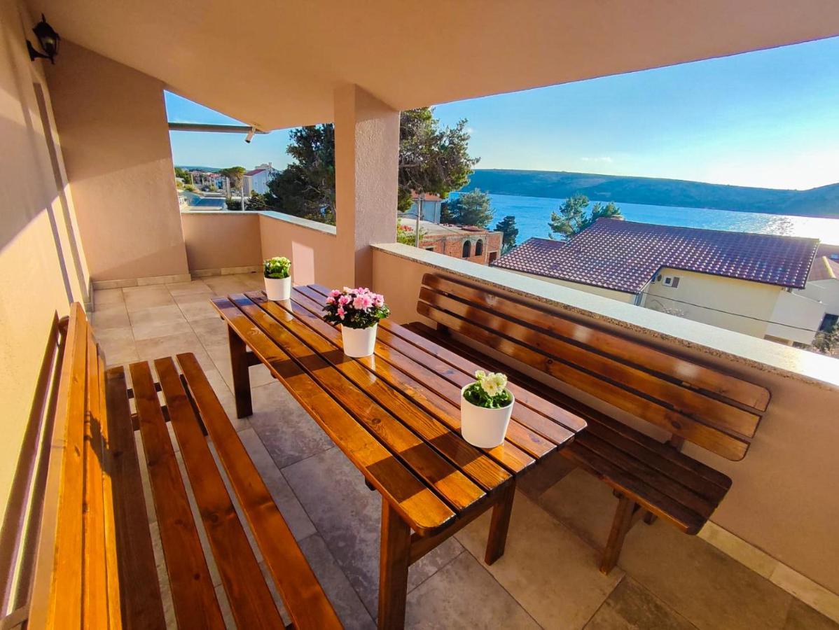 Apartments Amfora - Cozy And Modern Apartments For Up To 15 People, 100M From The Sea And Beach Stara Novalja Exteriör bild
