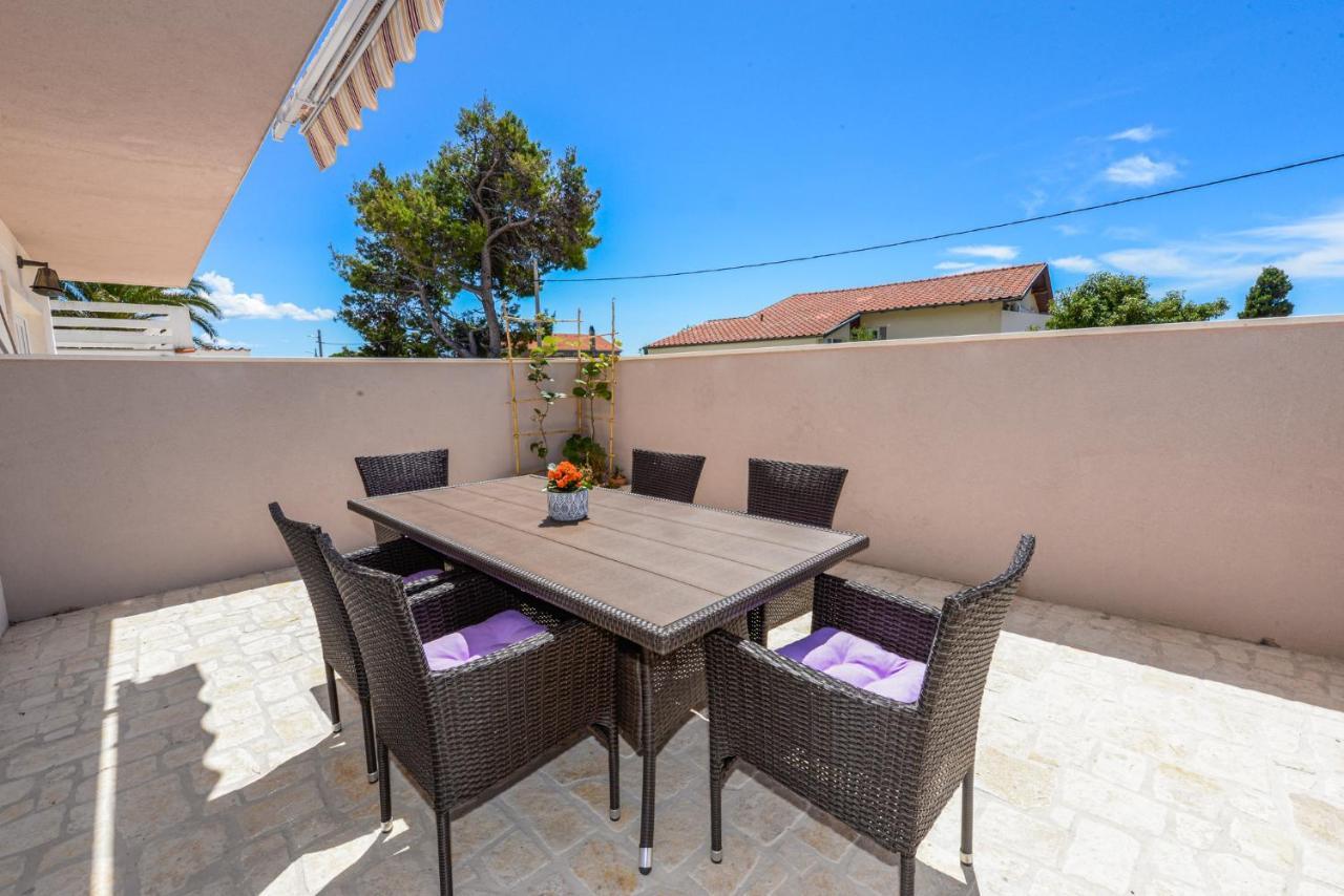 Apartments Amfora - Cozy And Modern Apartments For Up To 15 People, 100M From The Sea And Beach Stara Novalja Exteriör bild