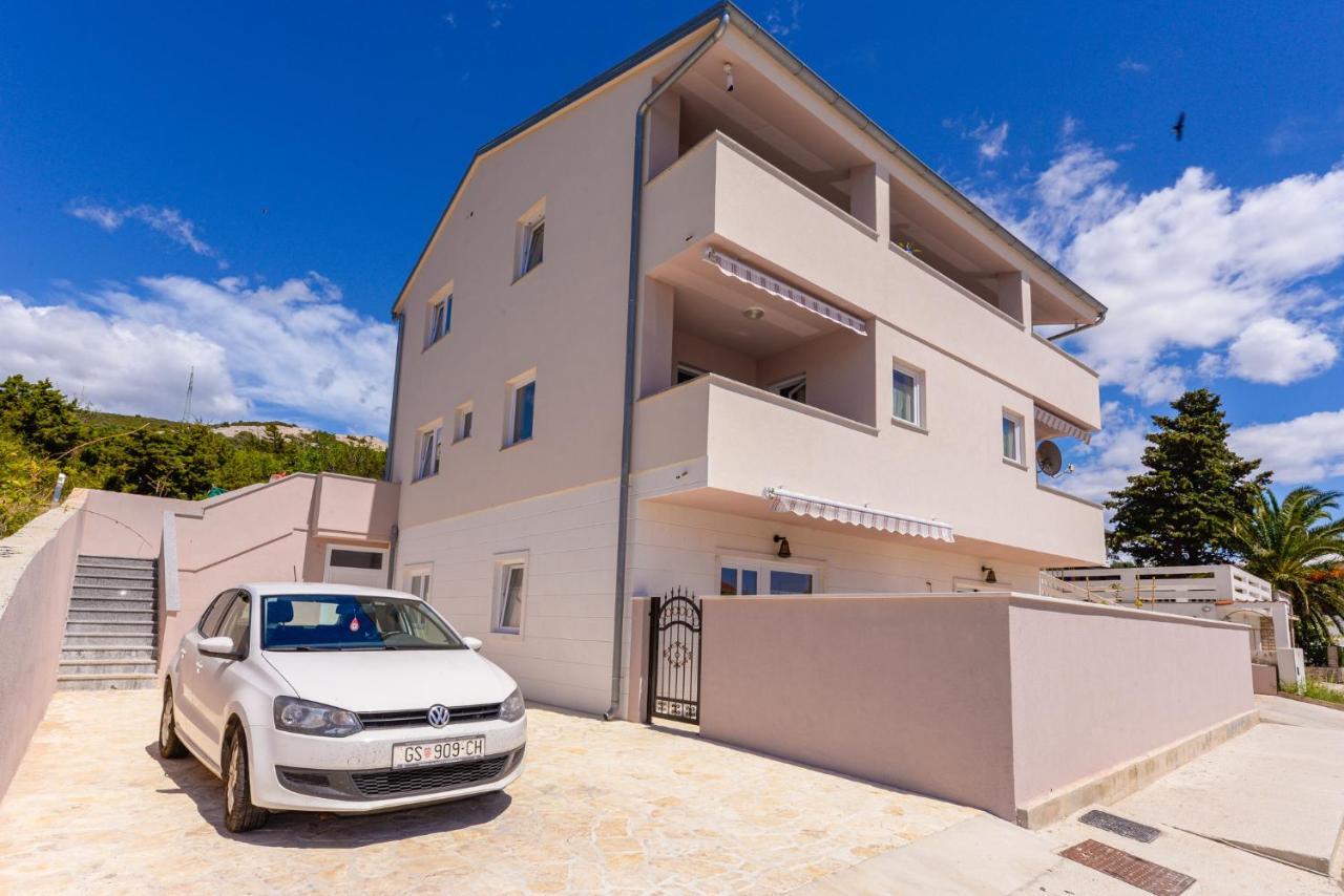 Apartments Amfora - Cozy And Modern Apartments For Up To 15 People, 100M From The Sea And Beach Stara Novalja Exteriör bild