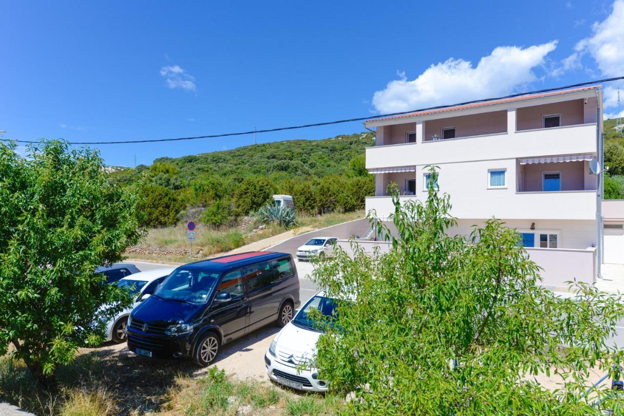 Apartments Amfora - Cozy And Modern Apartments For Up To 15 People, 100M From The Sea And Beach Stara Novalja Exteriör bild