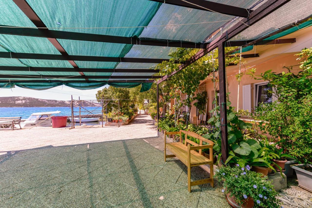 Apartments Amfora - Cozy And Modern Apartments For Up To 15 People, 100M From The Sea And Beach Stara Novalja Exteriör bild